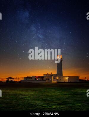 Faro di Flamborough Head sulla costa dello Yorkshire in Inghilterra. Foto Stock