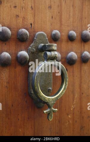 Porta storica molto colorata in Marocco Foto Stock