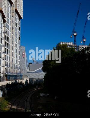 Londra, Regno Unito. 2 maggio 2020 il Brentford Community Stadium si avvicina al completamento - sede futura del Brentford Football Club Credit: Andrew Fosker / Alamy Live News Foto Stock