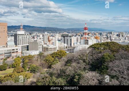 Wakayama / Giappone - 14 gennaio 2018: Wakayama paesaggio urbano, vista dal castello di Wakayama in Giappone Foto Stock