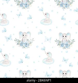 Acquerello baby elefante modello senza cuciture con farfalle blu e fiori. Parte di ricambio verniciata a mano. Carta da parati per bambini. Foto Stock