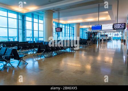 Aeroporto di Cancun deserto a causa della crisi Covid-19, Cancun, Messico Foto Stock