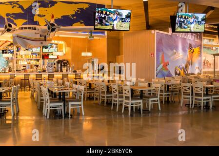 Aeroporto di Cancun deserto a causa della crisi Covid-19, Cancun, Messico Foto Stock