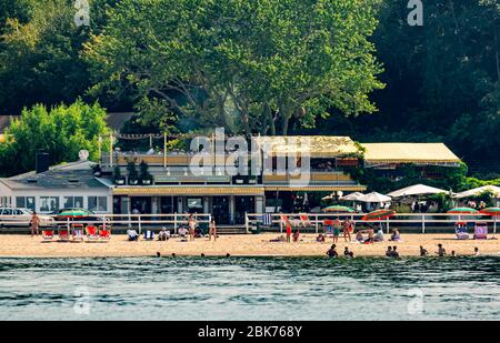 Il luogo caldo estivo preferito, Sunset Beach non sarà aperto quest'anno, Shelter Island, NY Foto Stock