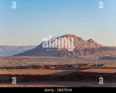 Vista dell'alba del Frenchman Mountain a Las Vegas, Nevada Foto Stock