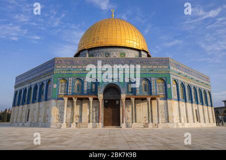 Cupola della roccia santuario islamico sul Monte del Tempio nella Città Vecchia di Gerusalemme, Israele Foto Stock
