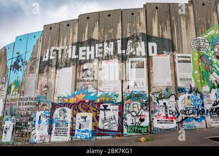 Graffiti al muro di confine di Israele a Betlemme, Palestina Foto Stock