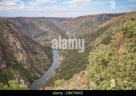 Arribes del Duero, Salamanca/Spagna; 06 agosto 2013. Los Arribes del Duero è uno spazio naturale privilegiato dove la bellezza aspro del suo paesaggio di granito Foto Stock