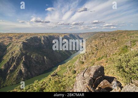 Arribes del Duero, Salamanca/Spagna; 06 agosto 2013. Los Arribes del Duero è uno spazio naturale privilegiato dove la bellezza aspro del suo paesaggio di granito Foto Stock