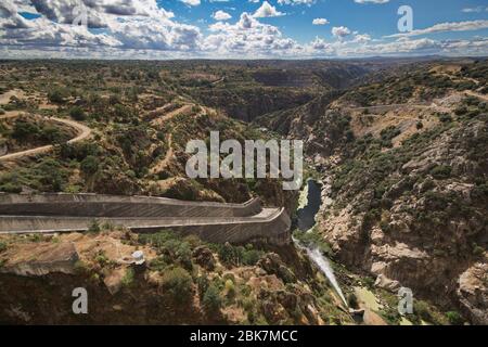 Arribes del Duero, Salamanca/Spagna; 07 agosto 2013. Los Arribes del Duero è uno spazio naturale privilegiato dove la bellezza aspro del suo paesaggio di granito Foto Stock