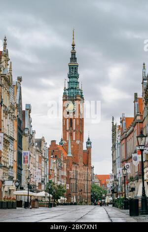 Municipio principale in Long Lane strada vuota nella città vecchia, Polonia. Foto Stock