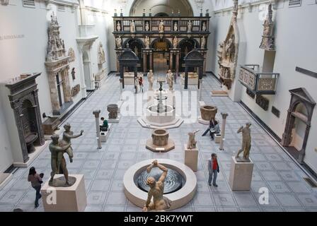 The Victoria and Albert Museum, London - statues of Zephyr and Apollo by  Pietro Francavilla 2 Stock Photo - Alamy