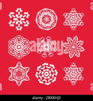Fiocchi di neve vettoriali bianchi su sfondo rosso. Set di fiocchi di neve di Natale Illustrazione Vettoriale