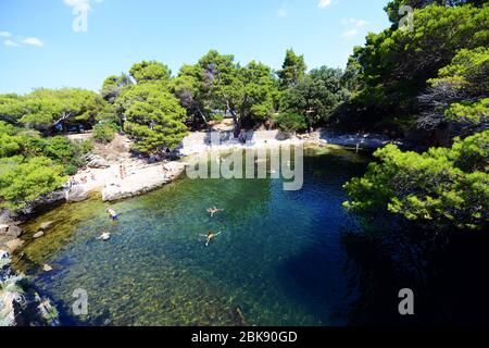 La pittoresca piscina del 'Mar dei Dead' sull'isola di Lokrum vicino a Dubrovnik, Croazia. Foto Stock