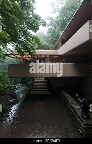 1 maggio 2010, New York, NY, USA: Fallingwater, la casa progettata dall'architetto Frank Lloyd Wright, Mill Run, Pennsylvania, USA, 9 luglio 2010. Fotografia Â© Beowulf Sheehan (Credit Image: © Beowulf Sheehan/ZUMA Wire) Foto Stock