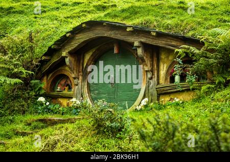 Abitazioni di Hobbit nel set di film di Hobbiton Foto Stock