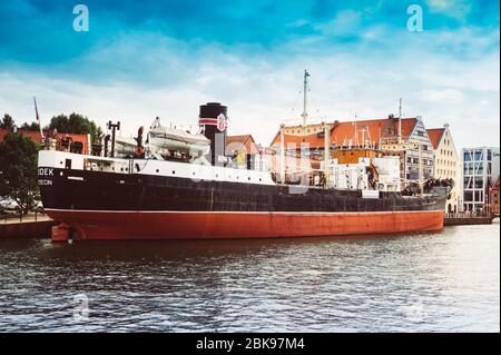 Gdansk, Pomerania/Polonia - 21 agosto 2019: Città vecchia, porto, fiume Motlawa Foto Stock