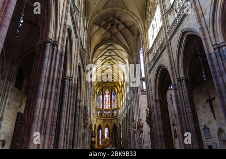 Praga, Repubblica Ceca, 13 maggio 2019: Interno della Cattedrale di San Vito o della Cattedrale Metropolitana Cattolica dei Santi Vito, Venceslao e Adalberto, il quartiere di Praga di Hradcany Lesser Foto Stock