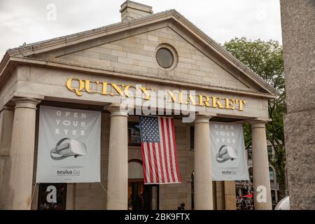 Boston, Massachusetts, USA-14 luglio 2018: Ingresso al Quincy Market Foto Stock