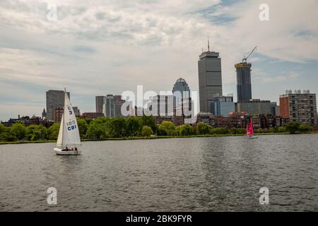 Boston, Massachusetts, US-13 luglio 2018: Boston città dal fiume Charles. Foto Stock