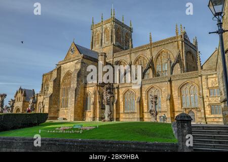 Sherborne, Dorset, UK-7 dicembre 2017: Abbey fondata nel 705AD e famosa per le sue tombe elisabettane e il suo unico, ornato soffitto a volta.Abbey trovato Foto Stock