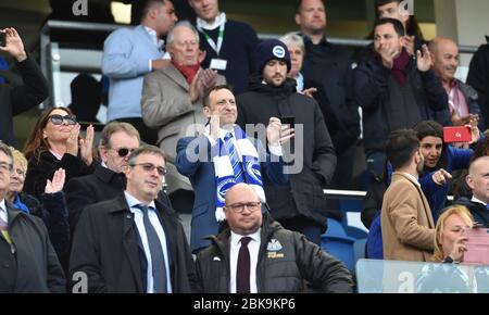 Tony Bloom durante la partita della Premier League Brighton & Hove Albion e Newcastle United all'American Express Community Stadium. 27 aprile 2019 solo per uso editoriale. Nessun merchandising. Per le immagini di calcio si applicano le restrizioni fa e Premier League inc. Nessun utilizzo di Internet/cellulare senza licenza FAPL - per i dettagli contattare Football Dataco Foto Stock