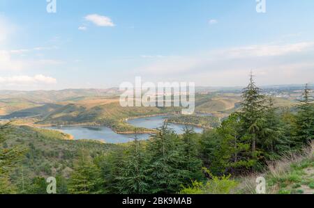 Vista panoramica sul lago Eymir al tramonto, Ankara, Turchia Foto Stock