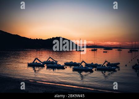 Sardegna Tramonto a Capo coda Cavallo Foto Stock