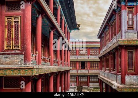 Tempio di Xumi Fushou, uno degli otto templi esterni di Chengde nel resort montano di Chengde, residenza estiva degli imperatori della dinastia Qing in Cina a che Foto Stock