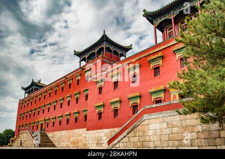 Putuo Zongcheng Tempio buddista, uno degli otto templi esterni di Chengde nella provincia di Hebei, Cina, costruito tra il 1767 e il 1771 e modellato sulla base del Foto Stock