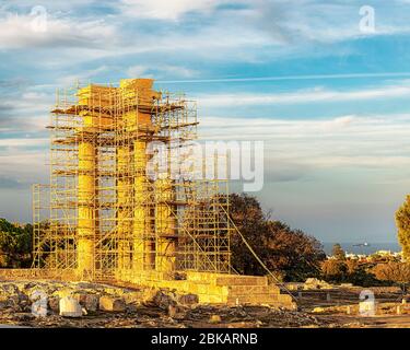 L'acropoli di Rodi è un tempio risalente al greco classico periodo si trova non lontano dal centro della città di Rodi. Foto Stock