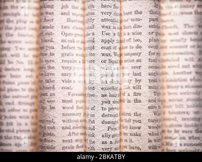 Pagine piegate di un libro che forma il modello piacevole Foto Stock