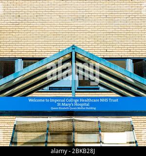 Tettoia d'ingresso dell'Imperial College Healthcare NHS Trust St Mary's Hospital a Londra, Regno Unito Foto Stock