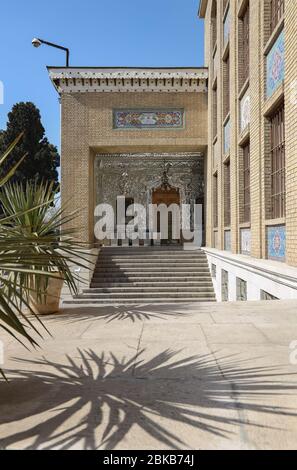 Il portico laterale di talar-e Berelian (Sala di Brilliance) di Palazzo Golestan, Tehran, Iran, Persia, Medio Oriente. Foto Stock