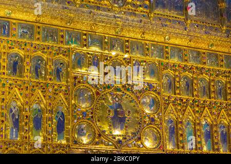 Altare d'oro-pala d`Oro- uno degli oggetti più preziosi del mondo, vista ravvicinata,pannello centrale-Cristo in Maestà,Basilica di San Marco,Venezia Foto Stock