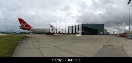 Virgin Atlantic 747-400 all'aeroporto di Gatwick Foto Stock