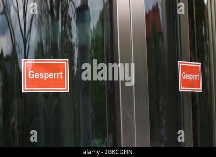 Firma chiusa a causa della crisi Corona Foto Stock