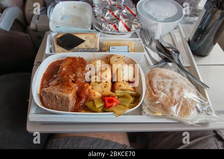 Compagnia aerea cibo sul vassoio Foto Stock