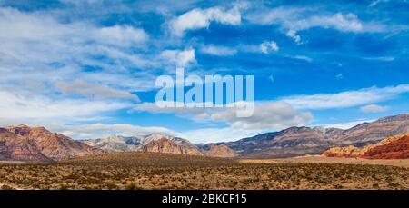 La Madre Mountains Wilderness e Red Rock Canyon National Conservation Area in Nevada, vicino a Las Vegas. Foto Stock