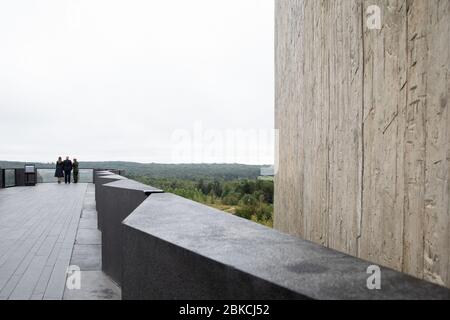Il presidente Donald J. Trump e la First Lady Melania Trump partecipano a un servizio commemorativo al Flight 93 National Memorial di Shanksville, Pennsylvania, l'11 settembre 2018, in occasione dell'anniversario degli attacchi del 9/11. Foto Stock