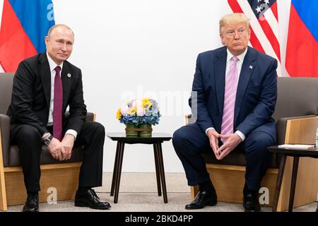 Il presidente Donald J. Trump tiene un incontro bilaterale con il presidente russo Vladimir Putin durante il vertice del G20 a Osaka, Giappone, il 28 giugno 2019. L'incontro si è concentrato sulle questioni globali e sulle relazioni bilaterali. Foto Stock
