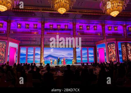 Il presidente Donald J. Trump e la First Lady Melania Trump visitano la Cina il 10 novembre 2017 per rafforzare le relazioni bilaterali e promuovere la cooperazione internazionale tra le due nazioni. Foto Stock