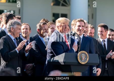 Il presidente Donald J. Trump onora i membri del campione della Stanley Cup 2019 St. Louis Blues martedì 15 ottobre 2019, nel Rose Garden della Casa Bianca. Il presidente Trump accoglie con favore i campioni della Stanley Cup 2019, i St. Louis Blues Foto Stock