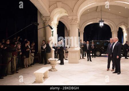 Il 14 gennaio 2018, il presidente Donald J. Trump ha incontrato il leader della maggioranza della camera Kevin McCarthy alla Casa Bianca per discutere le priorità legislative e la politica del governo. Foto Stock
