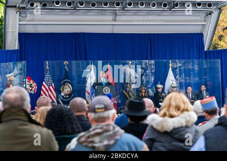 L'11 novembre 2019, il presidente Donald J. Trump e la First Lady Melania Trump hanno partecipato alle cerimonie di commemorazione del Veterans Day al Madison Square Park di New York City, in onore dei membri del servizio militare. Foto Stock