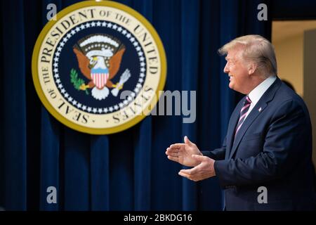 Il 19 dicembre 2019, il presidente Donald Trump è stato presentato sul palco al Summit on Transforming Mental Health Treatment alla Casa Bianca, dove ha affrontato gli sforzi per migliorare l'assistenza sanitaria mentale negli Stati Uniti Foto Stock