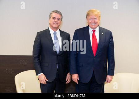 Il Presidente Donald J. Trump incontra il Direttore Generale dell’OMC Roberto Azevedo alla cinquantesima riunione annuale del Forum economico Mondiale mercoledì 22 gennaio 2020, presso il Centro Congressi di Davos, Svizzera. Presidente Trump a Davos Foto Stock