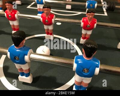 Scene all'interno di un tavolo da calcio Foto Stock