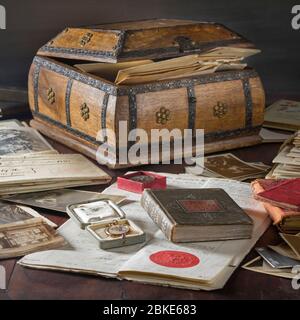 Gli alberi di famiglia. La genealogia. Foto e documenti Foto Stock