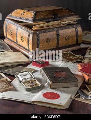 Gli alberi di famiglia. La genealogia. Foto e documenti Foto Stock